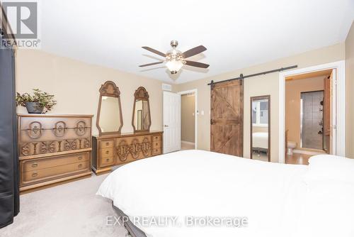 433 Vendevale Avenue, Ottawa, ON - Indoor Photo Showing Bedroom