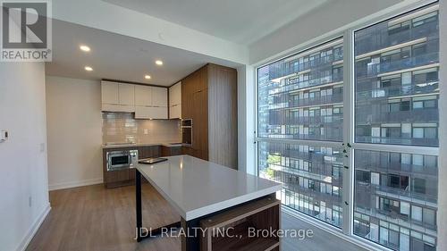 1608 - 39 Roehampton Avenue, Toronto, ON - Indoor Photo Showing Kitchen With Upgraded Kitchen