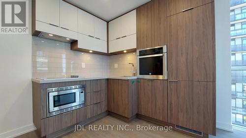 1608 - 39 Roehampton Avenue, Toronto, ON - Indoor Photo Showing Kitchen