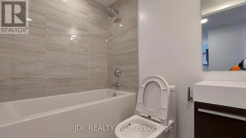 1608 - 39 Roehampton Avenue, Toronto, ON - Indoor Photo Showing Bathroom