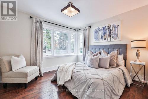 471 Country Club Crescent, Mississauga, ON - Indoor Photo Showing Bedroom