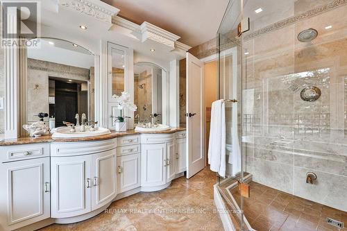 471 Country Club Crescent, Mississauga, ON - Indoor Photo Showing Bathroom