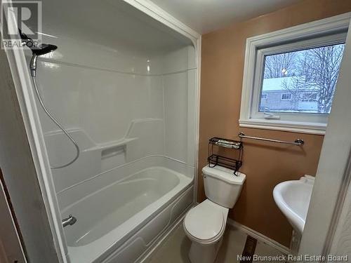 21 Mallet Street, Eel River Crossing, NB - Indoor Photo Showing Bathroom