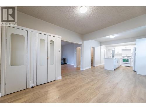 597 Burns Street, Penticton, BC - Indoor