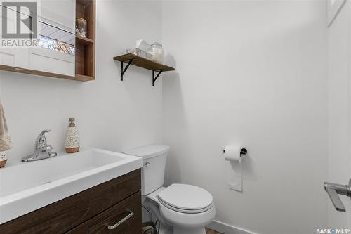 50 Richmond Crescent, Saskatoon, SK - Indoor Photo Showing Bathroom