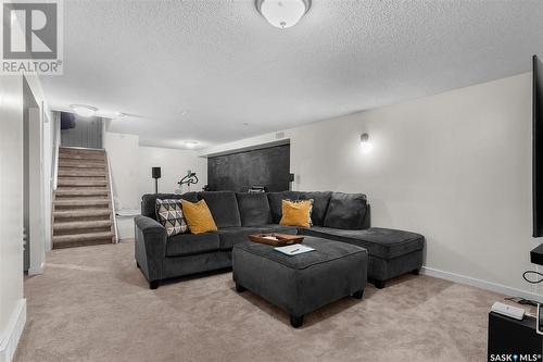 50 Richmond Crescent, Saskatoon, SK - Indoor Photo Showing Living Room