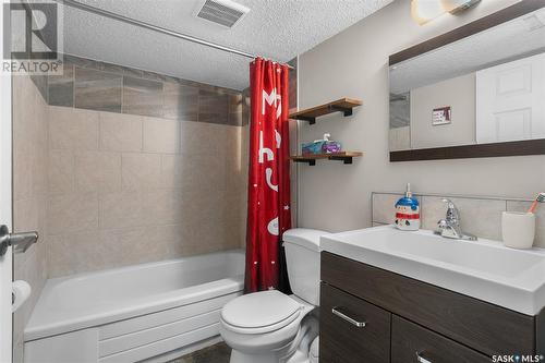 50 Richmond Crescent, Saskatoon, SK - Indoor Photo Showing Bathroom