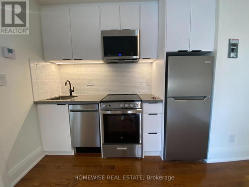 101 - 5 High Park Boulevard, Toronto, ON - Indoor Photo Showing Kitchen