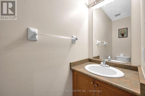 3120 Velmar Drive, Mississauga, ON - Indoor Photo Showing Bathroom