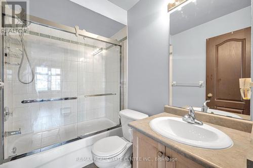 3120 Velmar Drive, Mississauga, ON - Indoor Photo Showing Bathroom