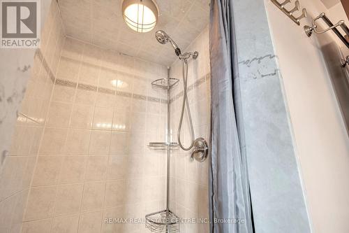 3120 Velmar Drive, Mississauga, ON - Indoor Photo Showing Bathroom