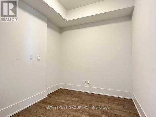 319 - 1 Edgewater Drive, Toronto, ON - Indoor Photo Showing Other Room