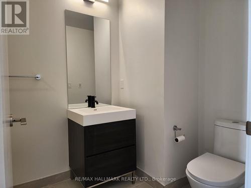 103 - 9 Tecumseth Street, Toronto, ON - Indoor Photo Showing Bathroom