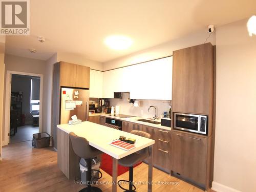 2007 - 38 Water Walk Drive, Markham, ON - Indoor Photo Showing Kitchen With Double Sink