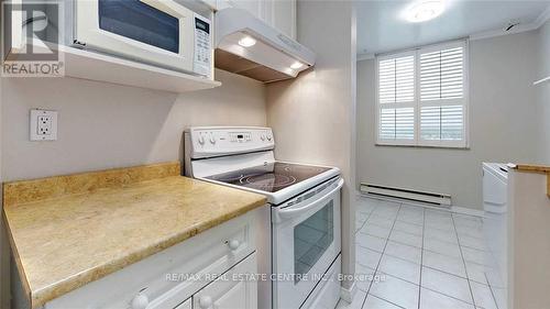 1509 - 966 Inverhouse Drive, Mississauga, ON - Indoor Photo Showing Kitchen