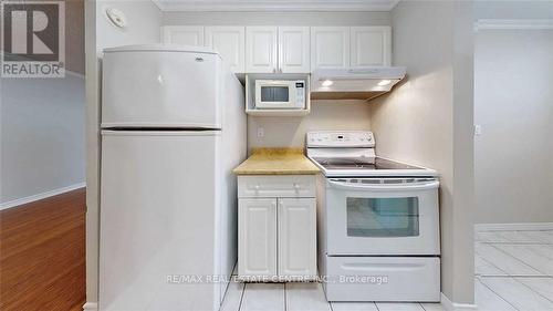 1509 - 966 Inverhouse Drive, Mississauga, ON - Indoor Photo Showing Kitchen