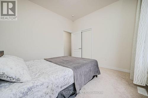 33 Rainbow Drive, Haldimand, ON - Indoor Photo Showing Bedroom