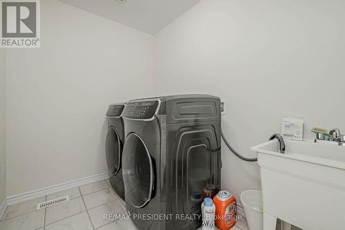 33 Rainbow Drive, Haldimand, ON - Indoor Photo Showing Laundry Room