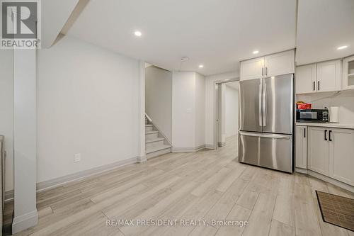 33 Rainbow Drive, Haldimand, ON - Indoor Photo Showing Kitchen