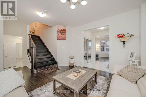 33 Rainbow Drive, Haldimand, ON - Indoor Photo Showing Living Room