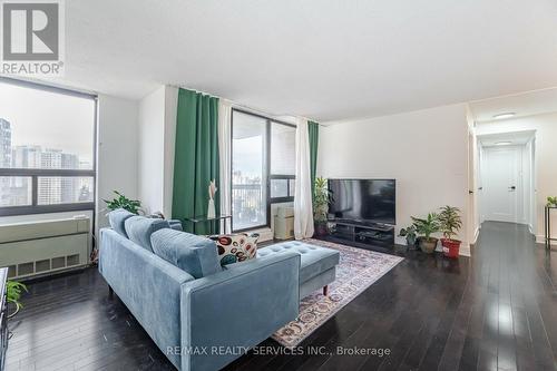 1604 - 20 Mississauga Valley Boulevard, Mississauga, ON - Indoor Photo Showing Living Room