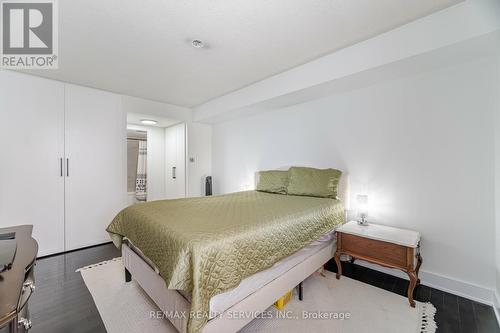 1604 - 20 Mississauga Valley Boulevard, Mississauga, ON - Indoor Photo Showing Bedroom