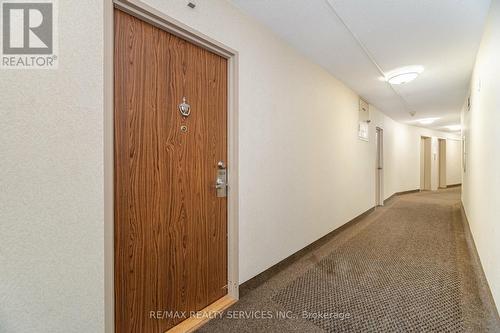 1604 - 20 Mississauga Valley Boulevard, Mississauga, ON - Indoor Photo Showing Other Room