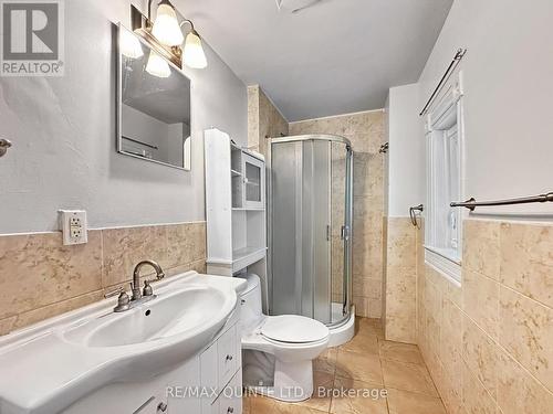 66 Dunbar Street, Belleville, ON - Indoor Photo Showing Bathroom