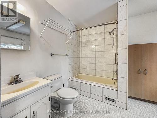 66 Dunbar Street, Belleville, ON - Indoor Photo Showing Bathroom