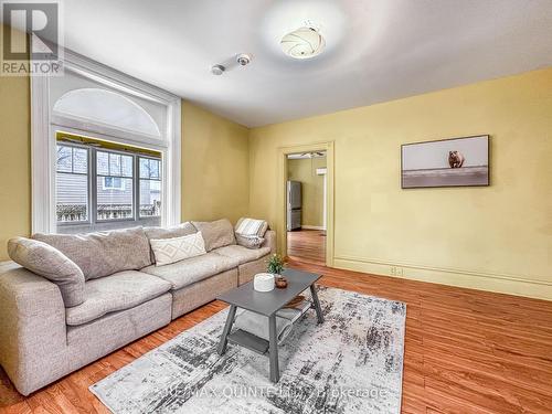 66 Dunbar Street, Belleville, ON - Indoor Photo Showing Living Room