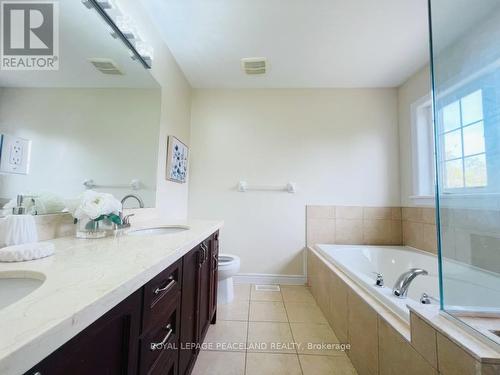 24 Hazelton Avenue, Hamilton, ON - Indoor Photo Showing Bathroom