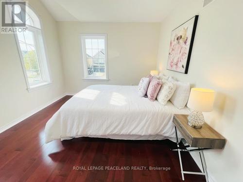 24 Hazelton Avenue, Hamilton, ON - Indoor Photo Showing Bedroom