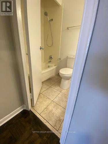 1004 - 2500 Bathurst Street, Toronto, ON - Indoor Photo Showing Bathroom