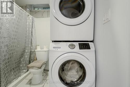 1010 Central Park Boulevard N, Oshawa, ON - Indoor Photo Showing Laundry Room