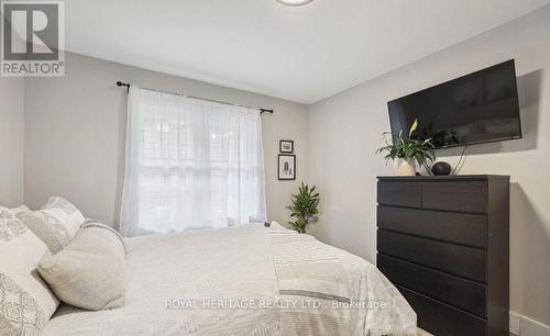 1143 Cedar Street, Oshawa, ON - Indoor Photo Showing Bedroom