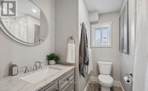 1143 Cedar Street, Oshawa, ON - Indoor Photo Showing Bathroom