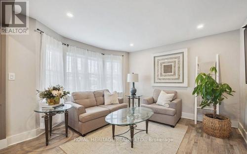 1143 Cedar Street, Oshawa, ON - Indoor Photo Showing Living Room