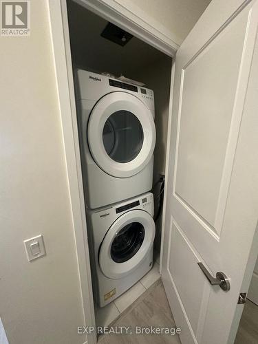 308 - 35 Watergarden Drive, Mississauga, ON - Indoor Photo Showing Laundry Room