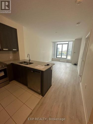 308 - 35 Watergarden Drive, Mississauga, ON - Indoor Photo Showing Kitchen With Double Sink