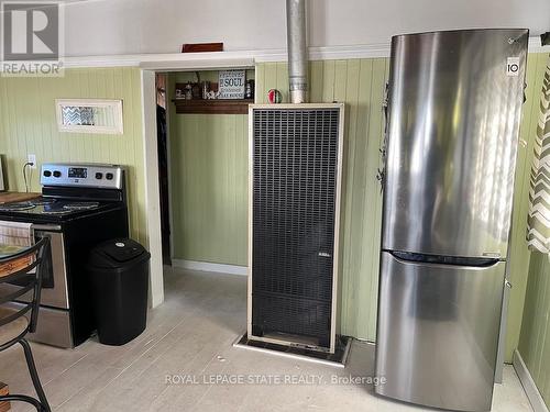 826 Sandy Bay Road, Haldimand, ON - Indoor Photo Showing Kitchen