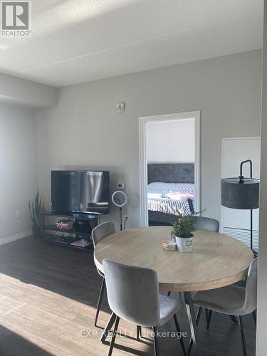 303 - 35 Kingsbury Square, Guelph, ON - Indoor Photo Showing Dining Room