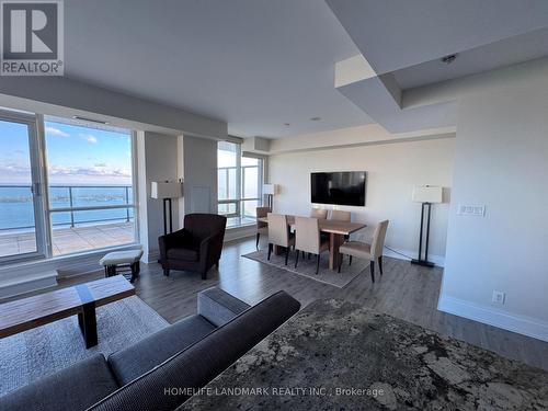 4805 - 33 Bay Street, Toronto, ON - Indoor Photo Showing Living Room