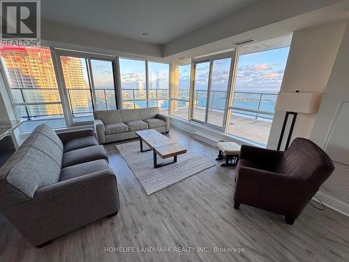 4805 - 33 Bay Street, Toronto, ON - Indoor Photo Showing Living Room