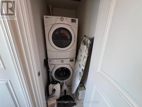 4805 - 33 Bay Street, Toronto, ON - Indoor Photo Showing Laundry Room