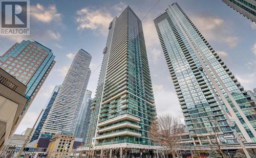 4805 - 33 Bay Street, Toronto, ON - Outdoor With Facade