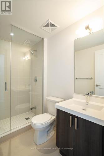 Th56 - 1040 Portage Parkway, Vaughan, ON - Indoor Photo Showing Bathroom