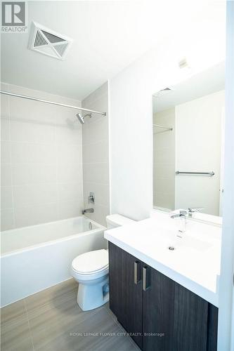 Th56 - 1040 Portage Parkway, Vaughan, ON - Indoor Photo Showing Bathroom