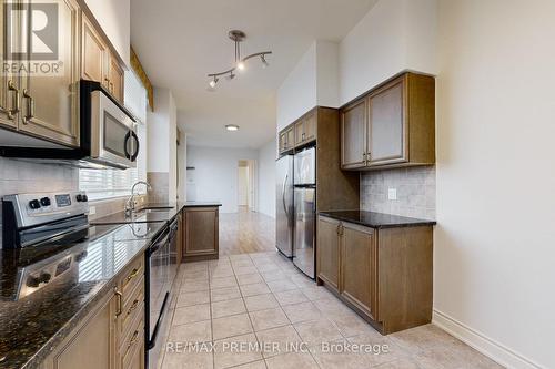 Ph07 - 9225 Jane Street, Vaughan, ON - Indoor Photo Showing Kitchen