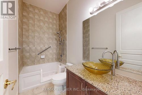 Ph07 - 9225 Jane Street, Vaughan, ON - Indoor Photo Showing Bathroom