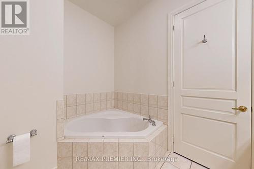 Ph07 - 9225 Jane Street, Vaughan, ON - Indoor Photo Showing Bathroom